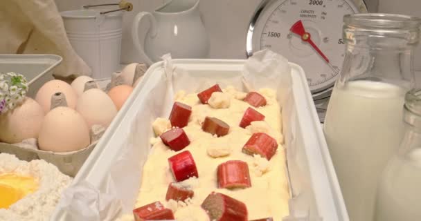 Składniki Domowe Słodkie Ciasto Drożdżowe Rabarbarowe Ciasto Składniki Masła Rabarbarowego — Wideo stockowe
