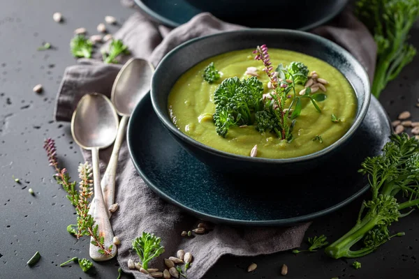 Sopa Brócoli Saludable Con Semillas Crema Girasol Sopa Vegana Hecha —  Fotos de Stock