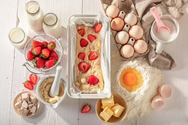Sweet Strawberry Yeast Cake Made Healthy Ingredients Yeast Cake Strawberries — Stock Photo, Image