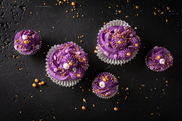 Delicious Homemade Cupcakes Flower Shaped Cream Purple Dessert Golden Sprinkles — Stock Photo, Image