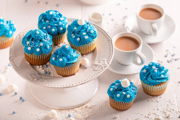 Tasty Beautiful Cupcakes Blue Whipped Cream Perfect Blue Dessert Sprinkles — Stock Photo, Image