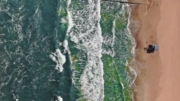 Torre Salvavidas Inundada Por Mar Báltico Con Grandes Olas Polonia — Vídeos de Stock