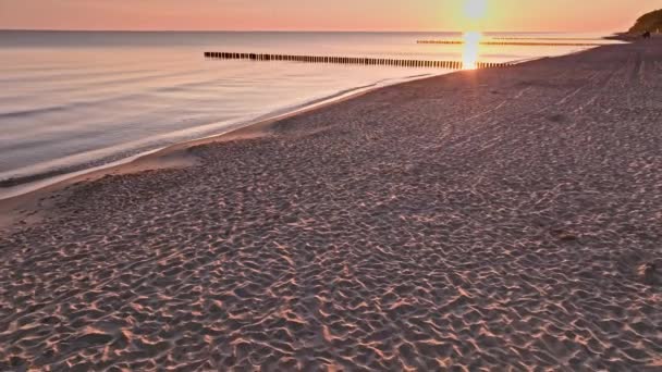 Refugio Salvavidas Bote Playa Junto Mar Amanecer Polonia — Vídeos de Stock