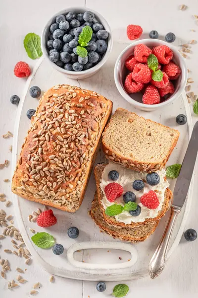 Homemade Sweet Whole Grain Bread Cottage Cheese Berries Bread Summer — Stock Photo, Image