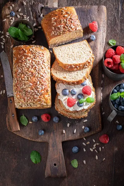 Healthy Homemade Whole Grain Bread Breakfast Cheese Fruit Bread Fresh — Stock Photo, Image