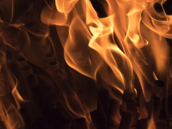 Трубы Ретрансляторы Фейерверков Огне Крупным Пламенем — стоковое фото