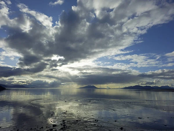 Nubes Dramáticas Después Una Tormenta Playa Gustavus Sudeste Alaska Imagen de stock