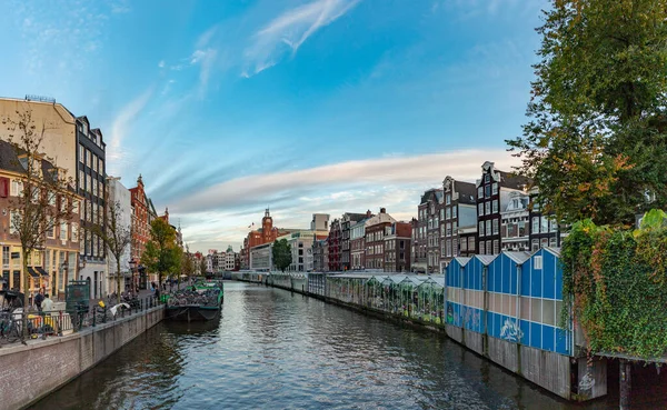 Una Foto Del Canale Singel Del Bloemenmarkt Amsterdam Tramonto — Foto Stock