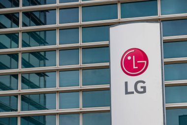 Ofis binasının ön cephesindeki LG logosunun resmi..