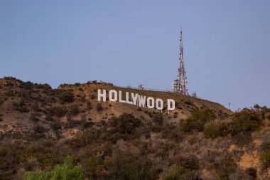 A picture of the Hollywood sign at sunset.