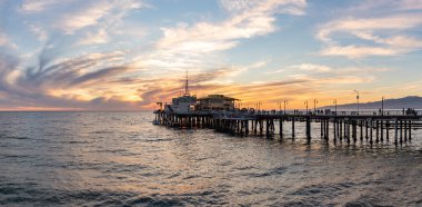 A picture of the Santa Monica Pier at sunset.