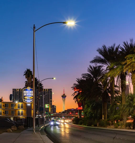 Una Foto Del Las Vegas Boulevard North Tramonto Con Strat — Foto Stock