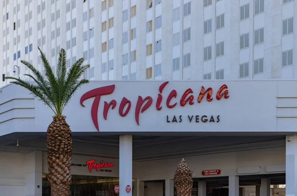Uma Foto Sinal Tropicana Las Vegas Uma Doubletree Hilton Hotel — Fotografia de Stock