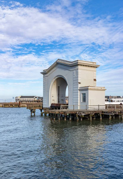 Een Schilderstuk Van Pier Ferry Arch — Stockfoto