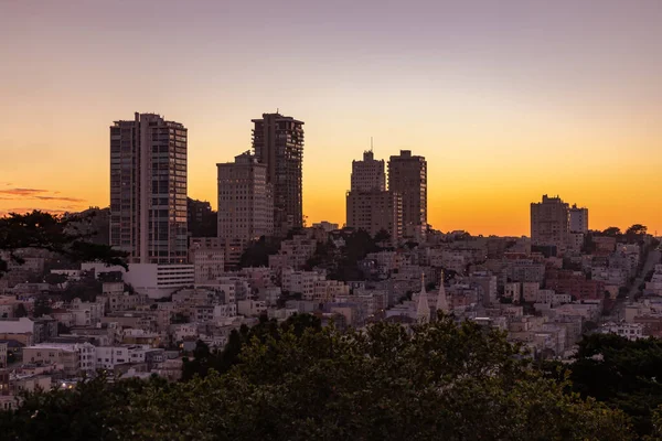 Een Foto Van Een Aantal Appartementsgebouwen San Francisco Bij Zonsondergang — Stockfoto