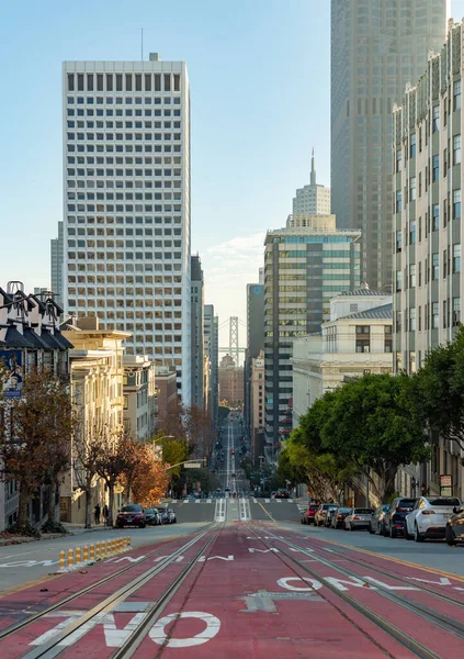 Obrázek Dlouhé California Street Downtown San Francisco Oakland Bay Bridge — Stock fotografie
