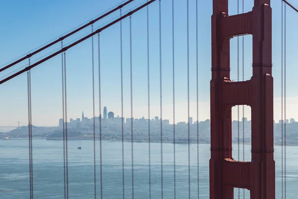 Una Foto Dei Cavi Del Golden Gate Bridge Della Città — Foto Stock