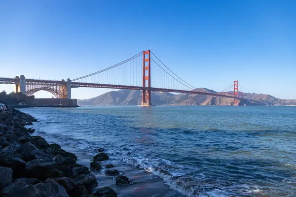 Een Foto Van Golden Gate Bridge Gezien Vanaf Torpedo Wharf — Stockfoto