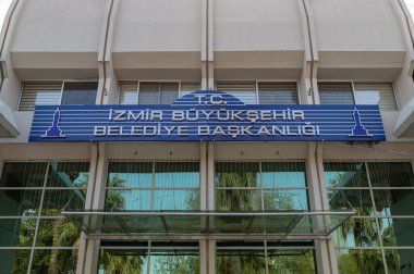 Kulturpark 'taki İzmir Büyükşehir Belediyesi binasının ön cephesi..