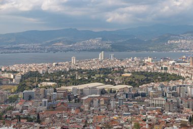 Tüm Kulturpark İzmir 'in manzaralı bir fotoğrafı..