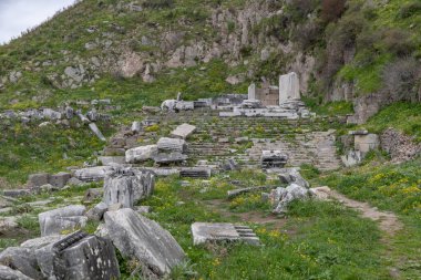 Pergamon Antik Şehri 'ndeki Dionysus Tapınağı' nın bir resmi..