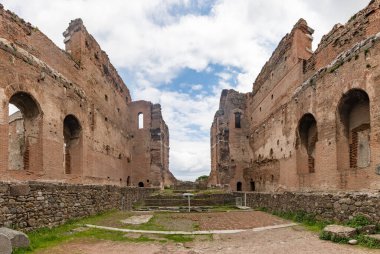 Bergama 'daki Kızıl Bazilika' nın bir resmi..