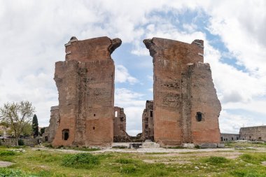 Bergama 'daki Kızıl Bazilika' nın bir resmi..
