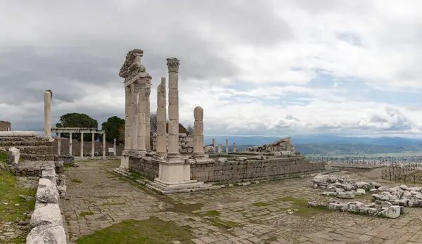 Una Foto Del Templo Trajano Ciudad Antigua Pérgamo —  Fotos de Stock