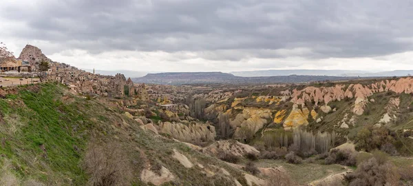 Picture Uchisar Town Pigeon Valley Goreme Historical National Park Cloudy — Stock Photo, Image