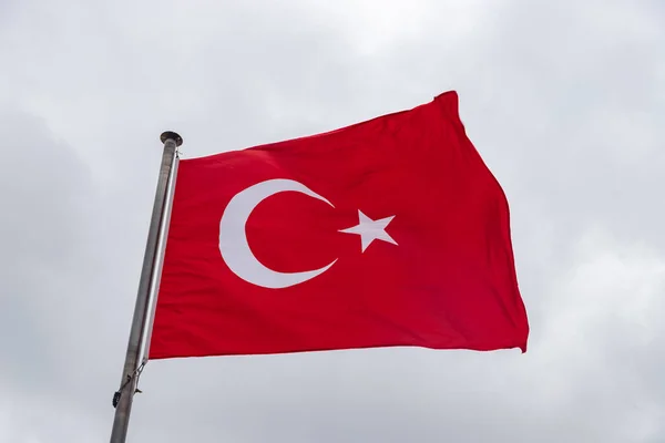Ein Bild Der Türkischen Flagge Einem Bewölkten Himmel — Stockfoto