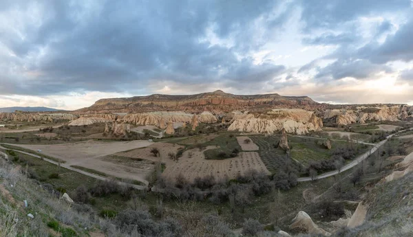 Obraz Czerwonych Meskendir Doliny Część Goreme Historycznego Parku Narodowego Zachodzie — Zdjęcie stockowe