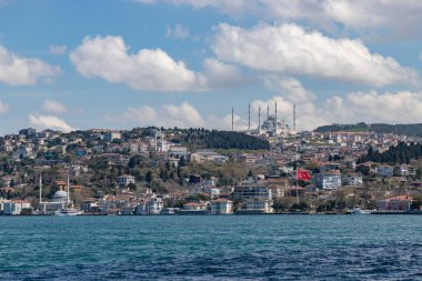 Camlica Camii ve Boğazı 'nın bir resmi..