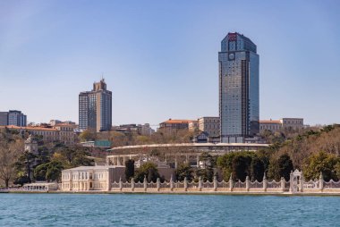 Ritz-Carlton, İstanbul, Kıtalararası İstanbul ve Vodafone Parkı 'nın bir resmi.