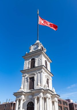 Tophane veya Nusretiye Saat Kulesi 'nin bir resmi.