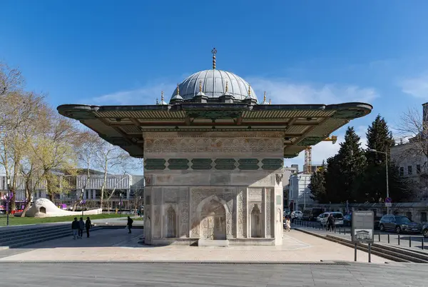 Kilic Ali Paşa Camii Tophane Çeşmesi 'nin bir resmi..