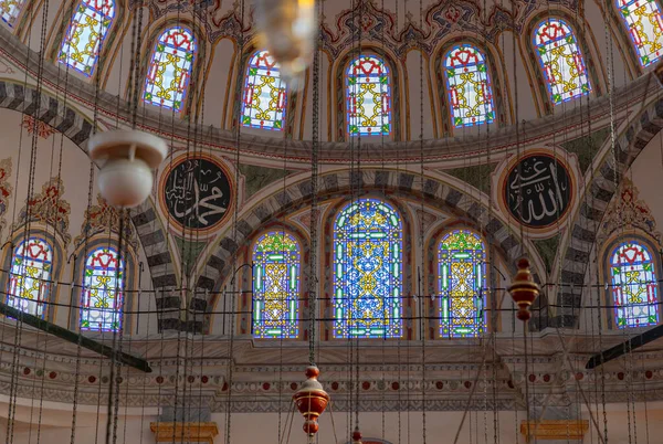 Una Imagen Del Colorido Magnífico Interior Mezquita Fatih Estambul — Foto de Stock