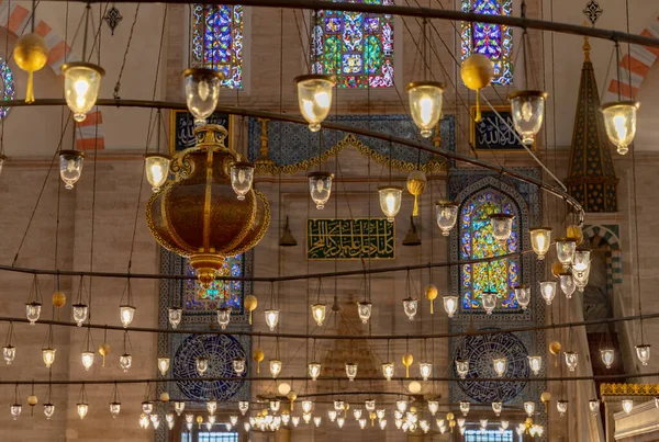 Una Imagen Del Colorido Magnífico Interior Mezquita Suleymaniye Estambul — Foto de Stock