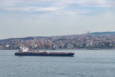 Boğazdaki Petrol Ürünleri Tankeri Okyroe 'nun resmi..