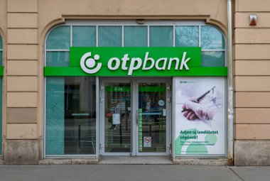 Bir OTP Bank şubesinin ön yüzü..