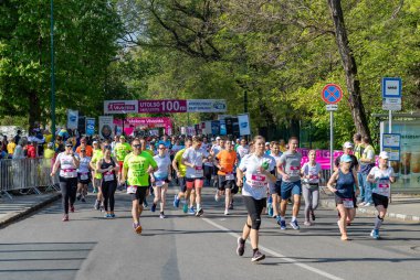 2023 Telekom Vivicitta Bahar Yarısı Maratonu 'nun Budapeşte' deki koşucularının resmi..