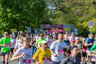 2023 Telekom Vivicitta Bahar Yarısı Maratonu 'nun Budapeşte' deki koşucularının resmi..