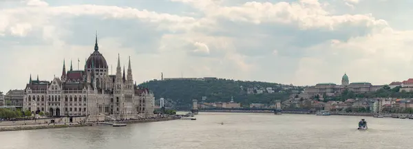 Olyan Budapesti Nevezetességek Mint Parlament Budai Vár Széchenyi Lánchíd — Stock Fotó