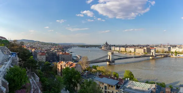 Picture Many Budapest Landmarks Danube Hungarian Parliament Building Szechenyi Chain — Stock Photo, Image