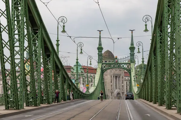 Özgürlük Köprüsü 'nün bir resmi..