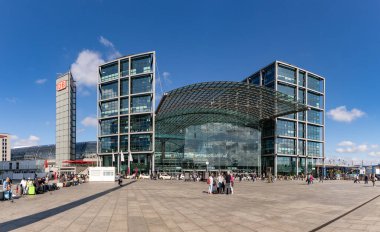 Berlin Merkez İstasyonu 'nun bir resmi..