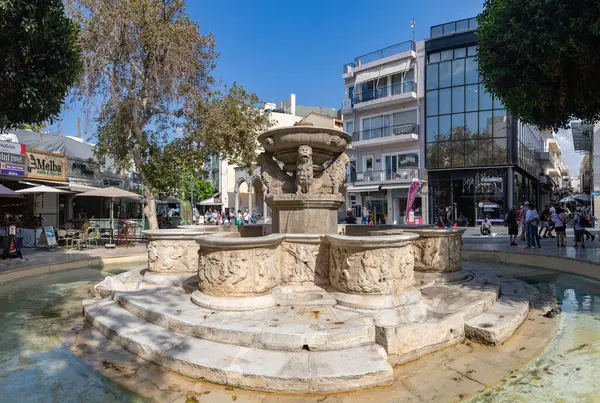 Morosini Çeşmesi 'nin resmi..