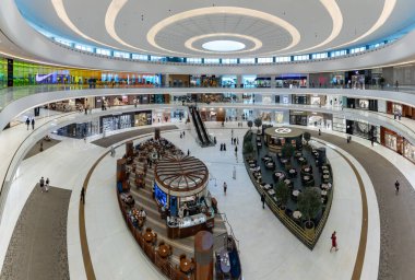 Dubai Alışveriş Merkezi 'ndeki Moda Bulvarı' nın resmi..