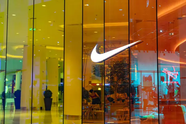 Nike Mağazası 'nın Dubai Alışveriş Merkezi' ndeki resmi..