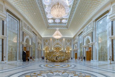 Qasr Al Watan 'ın Doğu Salonu' nun resmi..