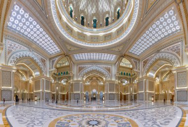 Qasr Al Watan başkanlık sarayının müsrif Büyük Salonu 'nun resmi..